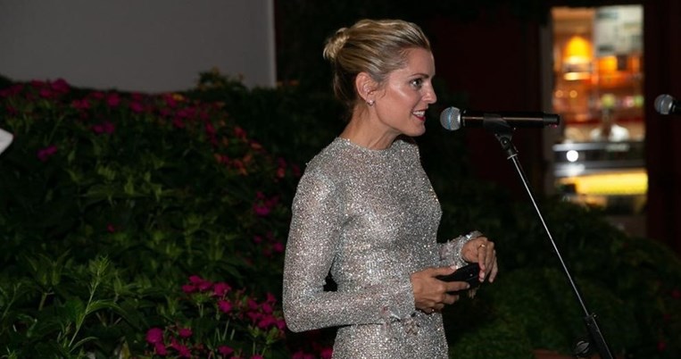 Η σταρ του Broadway Ντενίζ Γκοφ, εμφανίστηκε με το πιο ωραίο φόρεμα της εβδομάδας