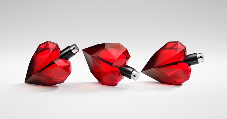 Το νέο Red Kiss Loverdose είναι το απίθανο άρωμα της Diesel