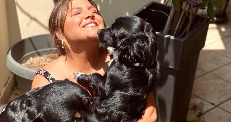 Το Zara φόρεμα της Δανάης Μπάρκα που κολακεύει όλους τους σωματότυπους