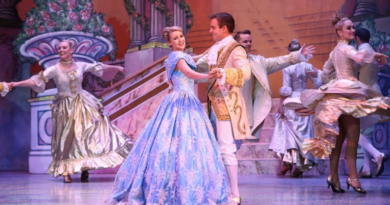 Σταχτοπούτα: Μια φεμινιστική ιστορία που έγινε το παραμύθι που ξέρουμε σήμερα