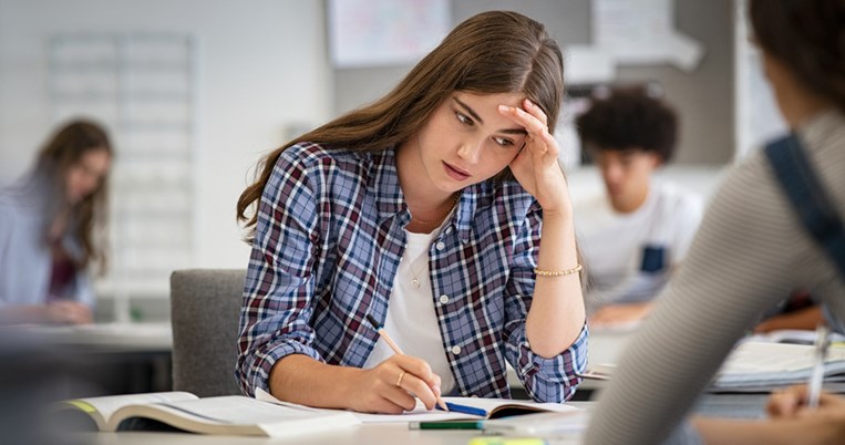 Πανελλαδικές εξετάσεις: Πώς να διαχειριστείτε την αποτυχία του παιδιού σας