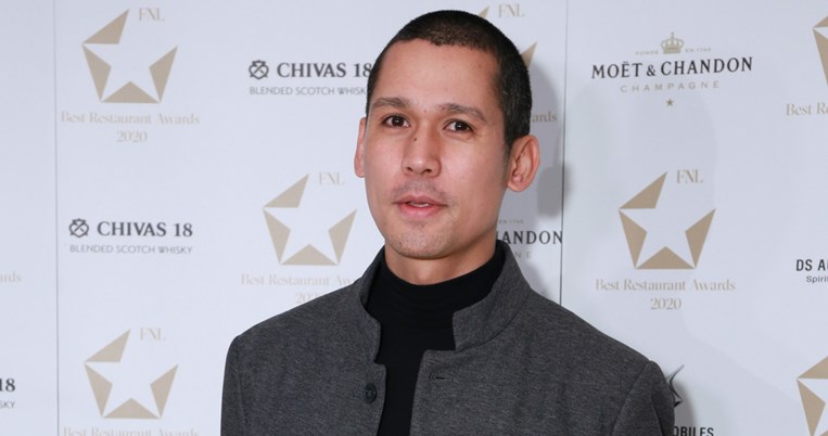 Ο Σωτήρης Κοντιζάς μοιράζεται το πιο γλυκό στιγμιότυπο με τα παιδιά του 