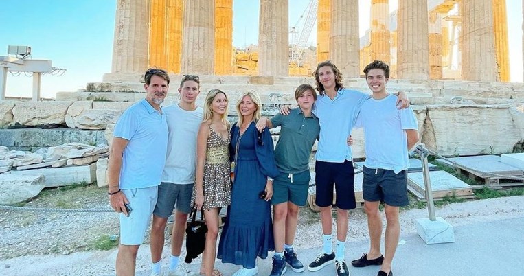 Μαρία Ολυμπία: Fashion icon στην Ακρόπολη με τον αγαπημένο της η κόρη του Παύλου και της Μαρί Σαντάλ