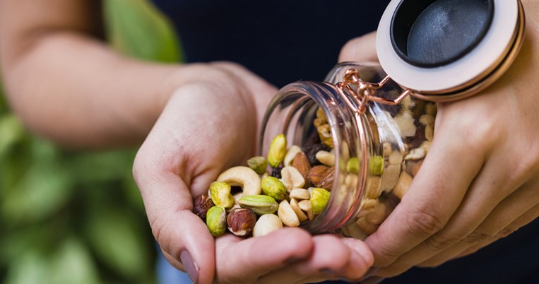 Απογευματινή λιγούρα: Ρωτήσαμε 10 διαιτολόγους πώς την αντιμετωπίζουν