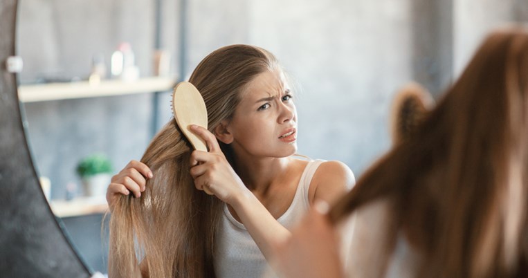 7 τρόποι να αψηφήσουν τα μαλλιά σας την υγρασία