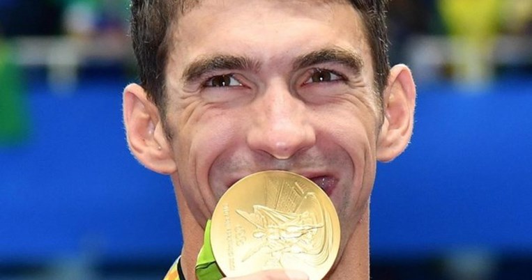 Γιατί οι Ολυμπιονίκες δαγκώνουν το χρυσό μετάλλιό τους όταν φωτογραφίζονται; 