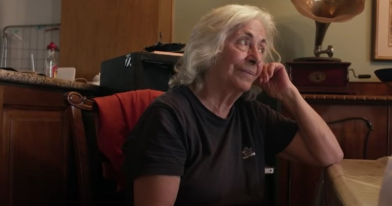 Οι επιζώντες της φονικής πυρκαγιάς στο Μάτι, μας λένε την ιστορία τους