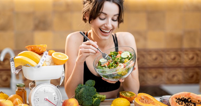 Πώς θα χάσεις κιλά χωρίς δίαιτα; Ακολουθώντας αυτές τις 7 συνήθειες στη ζωή σου