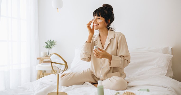 4 μυστικά για την καλοκαιρινή περιποίηση του προσώπου σου