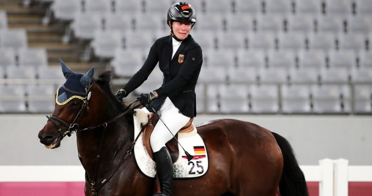 Ολυμπιακοί Αγώνες: Η αποβολή της Γερμανίδας προπονήτριας που έδωσε «γροθιά» στο άλογο