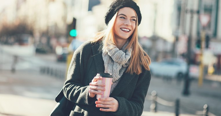 Από το βολικό άνορακ μέχρι το ζεστό πλεκτό: Αυτά είναι τα πιο βασικά κομμάτια του (κάθε) φθινοπώρου