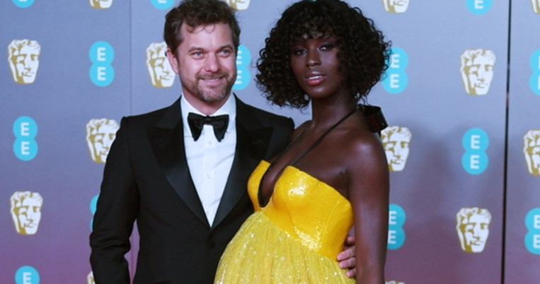 Joshua Jackson: Η απάντηση στους επικριτές της συντρόφου του για την πρόταση γάμου που του έκανε 