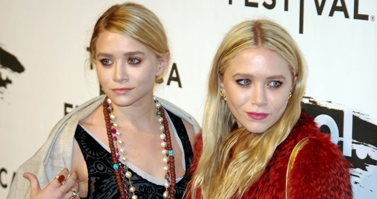 Oι αδελφές Olsen έβγαλαν την πρώτη τους σέλφι και τα social media έχουν απορίες