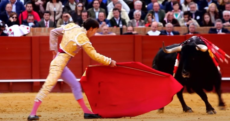 «Οι μέρες των ταυρομαχιών είναι μετρημένες»: Η Ισπανίδα δήμαρχος που αγωνίζεται κόντρα σε όλους