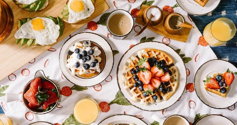 3 αλλαγές που πρέπει να κάνει στη διατροφή της κάθε γυναίκα μετά τα 50