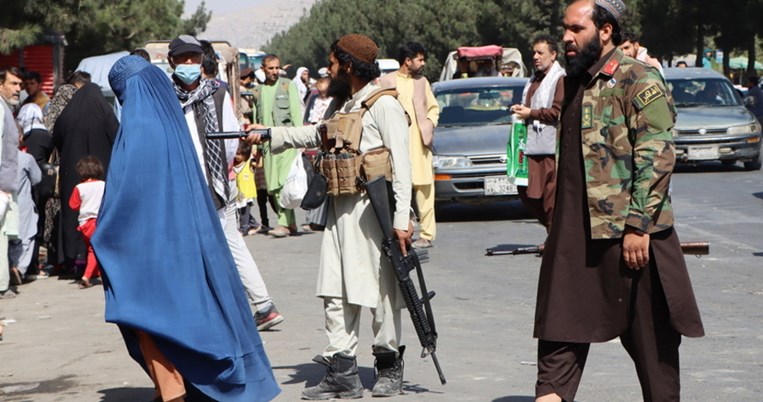 «Φώναξα "Zήτω το Αφγανιστάν". Tότε οι Ταλιμπάν έβγαλαν τα όπλα και άρχισαν να με πυροβολούν» 