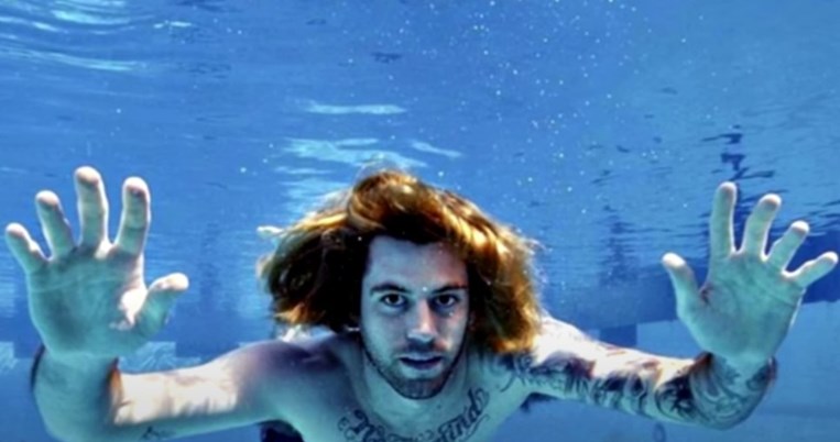 Το μωρό του εμβληματικού «Nevermind», μηνύει τους Νιρβάνα για παιδική πορνογραφία