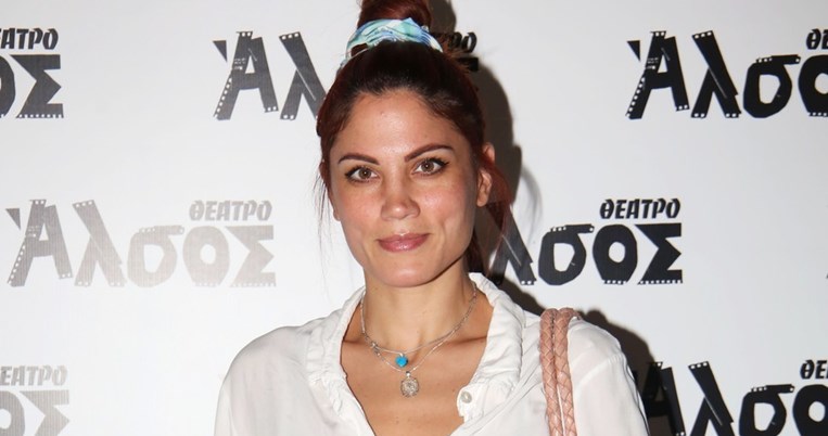 Η τόπλες φωτογραφία της Μαίρης Συνατσάκη και το «αντίο» στο καλοκαίρι