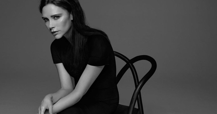 Η Βικτόρια Μπέκαμ λανσάρει σειρά μακιγιάζ σε συνεργασία με την Estée Lauder