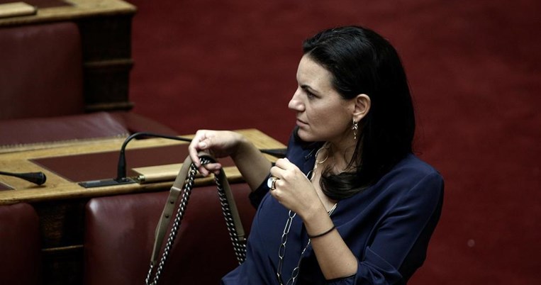 Οι επώνυμες τσάντες της Όλγας Κεφαλογιάννη από τους οίκους Chanel και Callista Crafts μετά τιμών