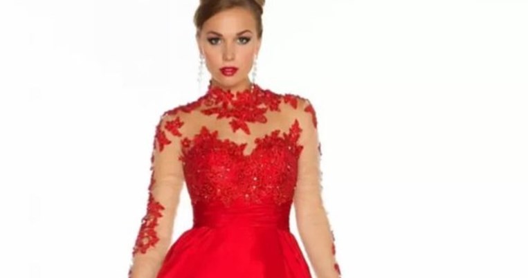 Αγόρασε online το φόρεμα της φωτογραφίας. Δε φαντάζεστε όμως τι της ήρθε