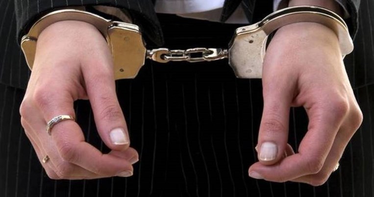 Συνέλαβαν γνωστή Ελληνίδα τραγουδίστρια στην Αμερική. Τι συνέβη;