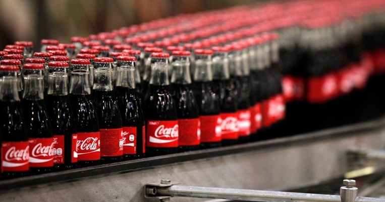 Τα κουτάκια της Coca-Cola αλλάζουν εντελώς εμφάνιση 