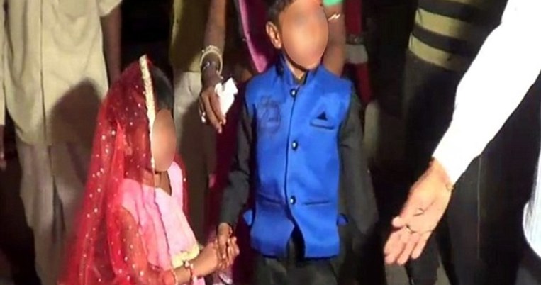 Ένα 10χρονο κορίτσι στην Ινδία ξεσπά σε κλάματα και ζητά βοήθεια, όταν αναγκάζεται να παντρευτεί