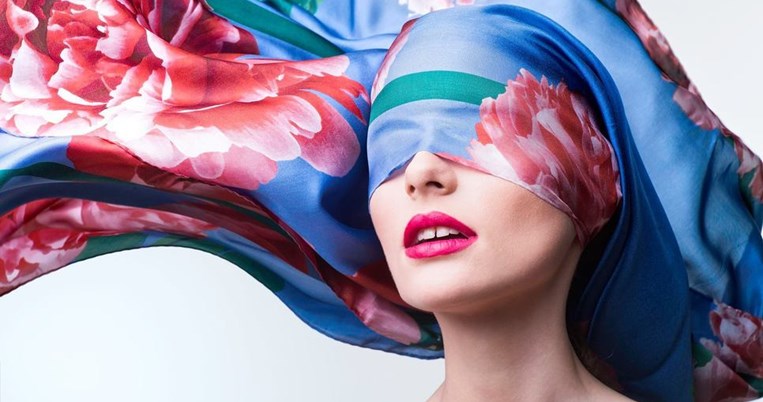 Emmanuelle Silk: Τα υπέροχα μαντίλια της Εμμανουέλλας έρχονται κατευθείαν από το Σουφλί