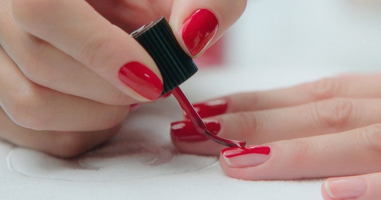 Ποιο είναι το απόλυτο προϊόν για τα νύχια φέτος το καλοκαίρι;