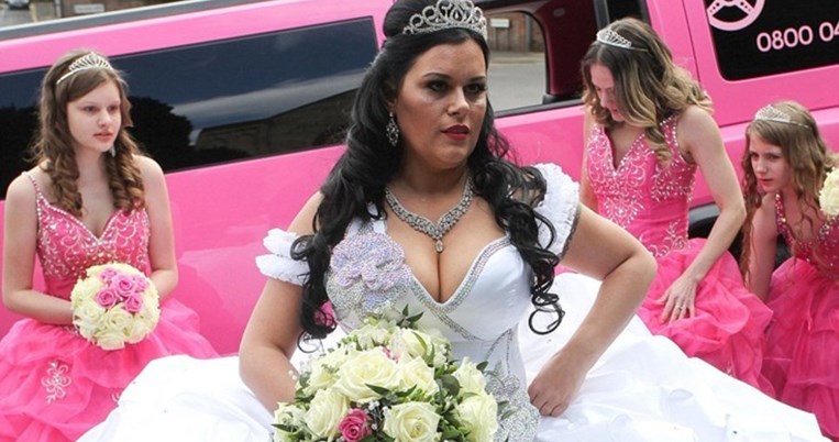 Fail. Αυτό είναι το πιο κιτς νυφικό που έχεις δει 