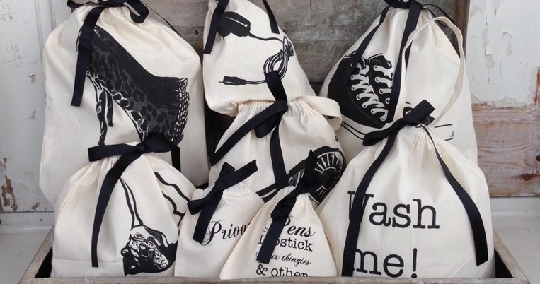 Οι πάνινες βοηθητικές τσάντες για άψογη οργάνωση της βαλίτσας σου, από 9,90€