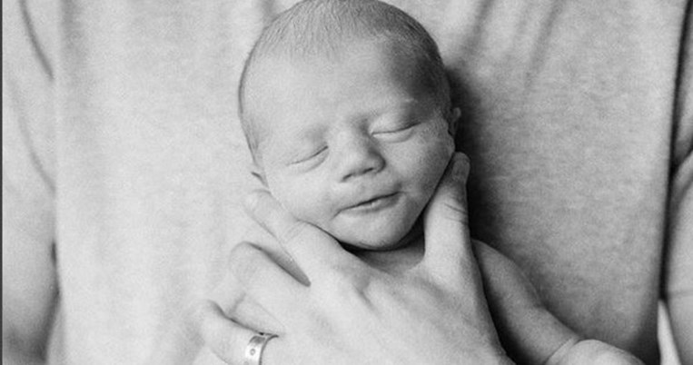 Γέννησε και ανέβασε την πιο ωραία φωτογραφία που έχεις δει στο Instagram