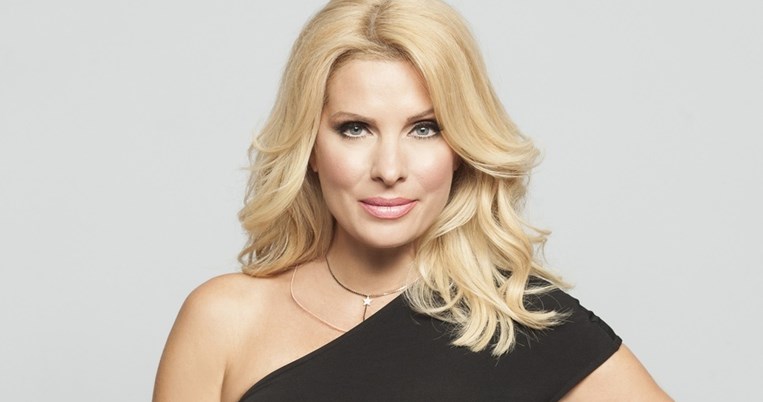 Σας αποκαλύπτουμε την εύκολη και τέλεια συνταγή της Ελένης Μενεγάκη για το βάψιμο των αβγών