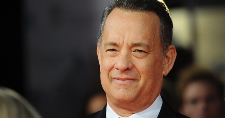 Έχετε ακούσει τον Tom Hanks να μιλά Ελληνικά; Οι ευχές του για το Πάσχα