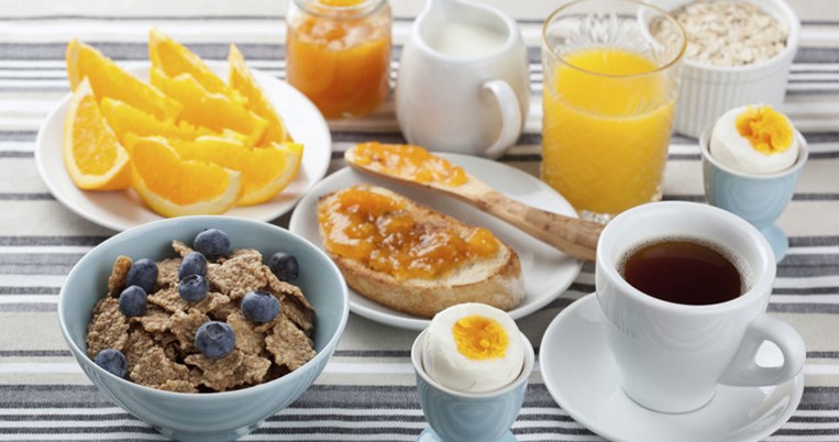 3 φοβεροί κανόνες για να αδυνατίζεις τρώγοντας πρωινό 