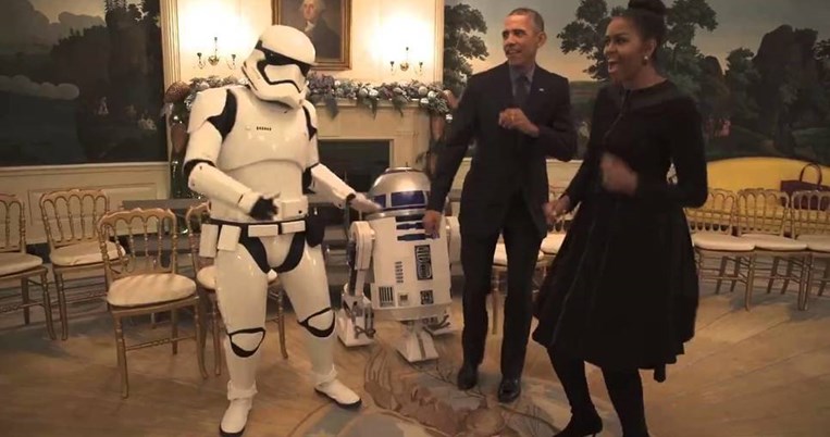 Το ζεύγος Ομπάμα χορεύει με τους ήρωες του Star Wars