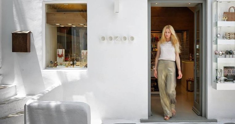 H Ελληνίδα σχεδιάστρια κοσμημάτων Ekaterini (ξανά) στη Μύκονο