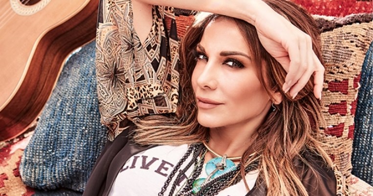 Αυτό είναι το ωραιότερο και πιο καλοκαιρινό φόρεμα από τη συλλογή της Βανδή