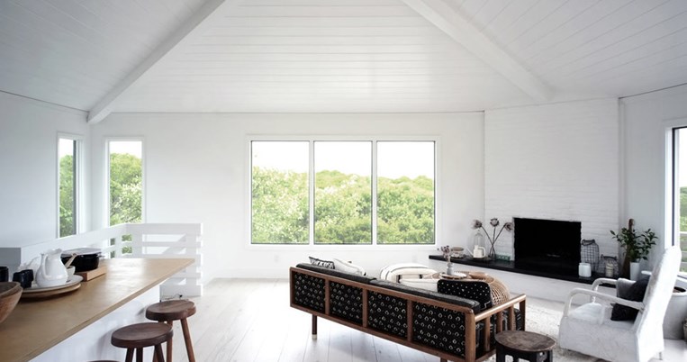 Αυτό το κατάλευκο σπίτι στο Long Island θα σας ξετρελάνει