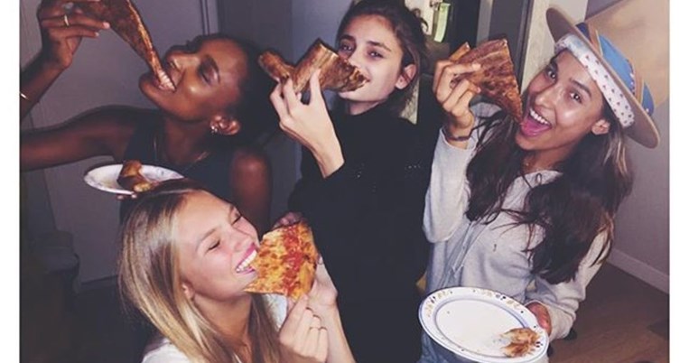 Οι Άγγελοι της Victoria Secret τρώνε πίτσα και γυμνάζονται με τις ώρες