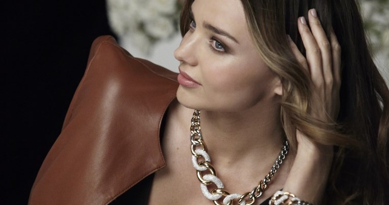 Hermes, Gucci, Louis Vuitton κ.α. Η Miranda Kerr μας ξεναγεί στην ονειρεμένη ντουλάπα της