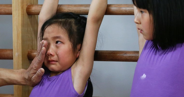 Οι αδιανόητες προπονήσεις 6χρονων παιδιών στην Κίνα για να γίνουν οι επόμενοι παγκόσμιοι πρωταθλητές
