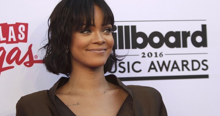 Η Rihanna έκανε την ωραιότερη εμφάνιση στα Billboard.Πώς θα την αντιγράψεις οικονομικά