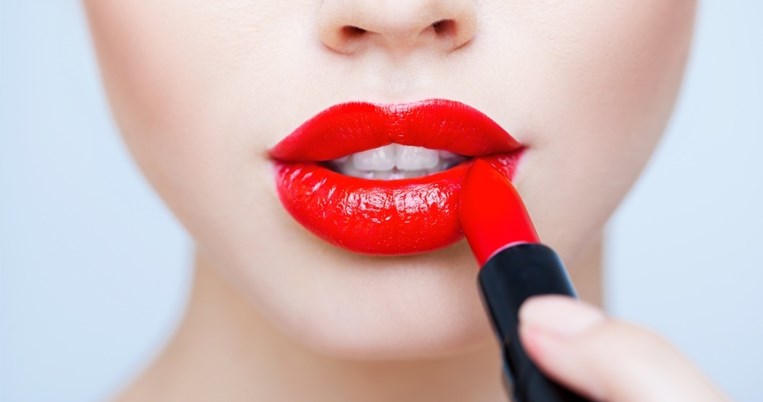 Η θεωρία του Φρόιντ για το κραγιόν: Τι λέει το σχήμα του χρησιμοποιημένου κραγιόν σας για εσάς