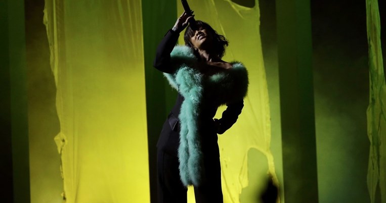 Θα πέσει φωτιά να μας κάψει, αλλά μπορεί η Rihanna να είναι η επόμενη Whitney Houston