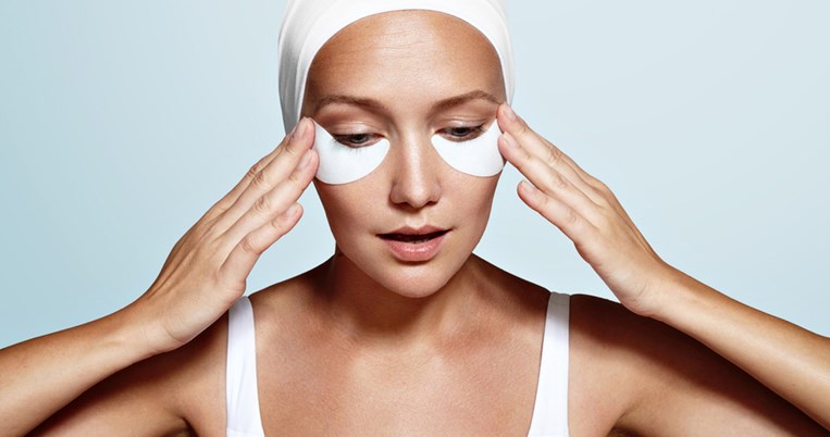 5 top μάσκες ματιών που υπόσχονται ξεκούραστο και νεανικό βλέμμα από 3.23 ευρώ