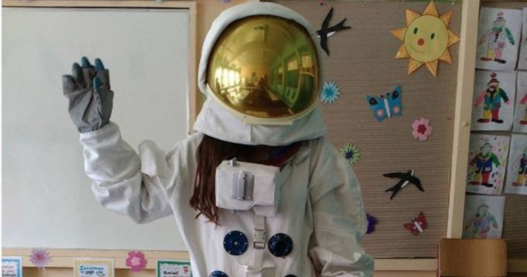 Τι κάνει ένας αστροναύτης σε ελληνικό σχολείο;