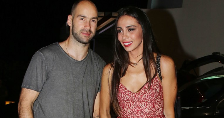 Η Ολυμπία Χοψονίδου με τα πιο stylish παπούτσια του καλοκαιριού. Βρήκαμε τα πιο οικονομικά