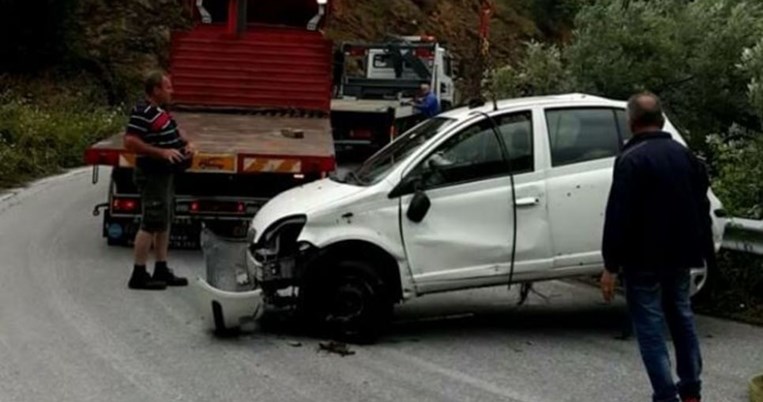 Η Ελένη Ψυχούλη τράκαρε (;) και βιντεοσκόπησε το διαλυμένο της αυτοκίνητο 